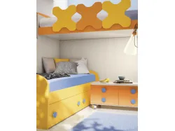 Space-saving bedroom for two children