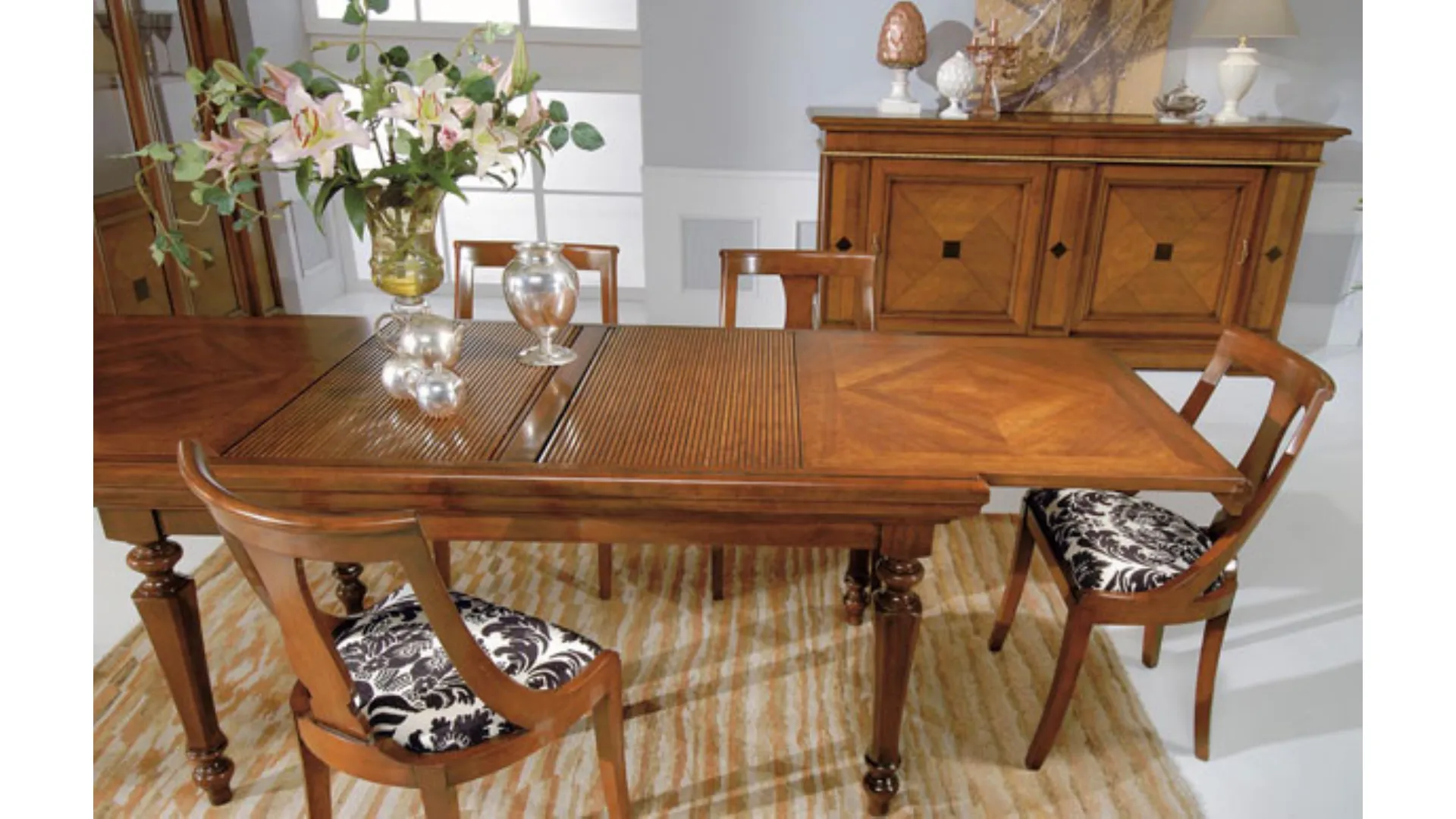 Custom-made walnut table Mottes Furniture Vicenza