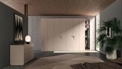 Swing door wardrobe with Niban door and terminal with mirror door. 400x260