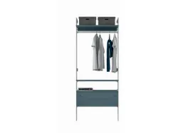 Walk-in closet with shelves, bookcase, chest of drawers, and hanging rails. Customizable finishes 186x258.