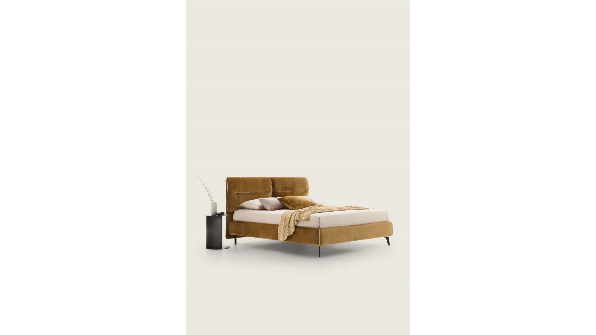 Double bed model Academy