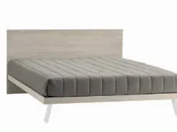 Double bed with headboard, version with inclined feet, customizable finishes.