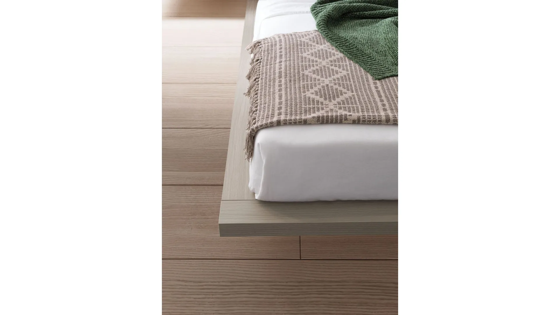 Double bed model Ofelia with reclining upholstered headboard in fabric.