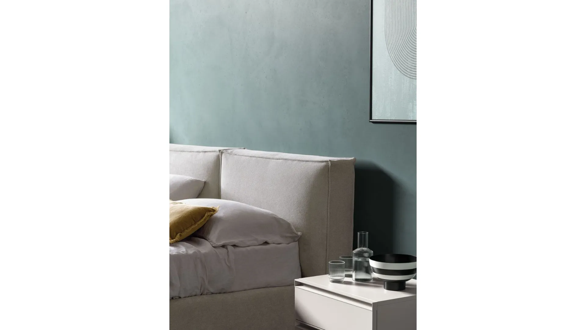 Double bed model sally with headboard with two cushions in fabric 160x200
