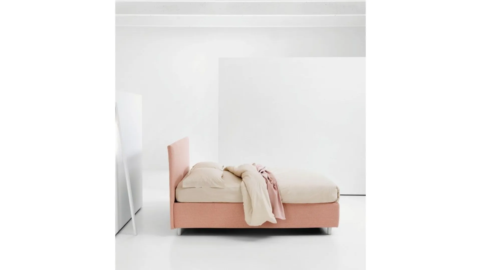Plutone model bed