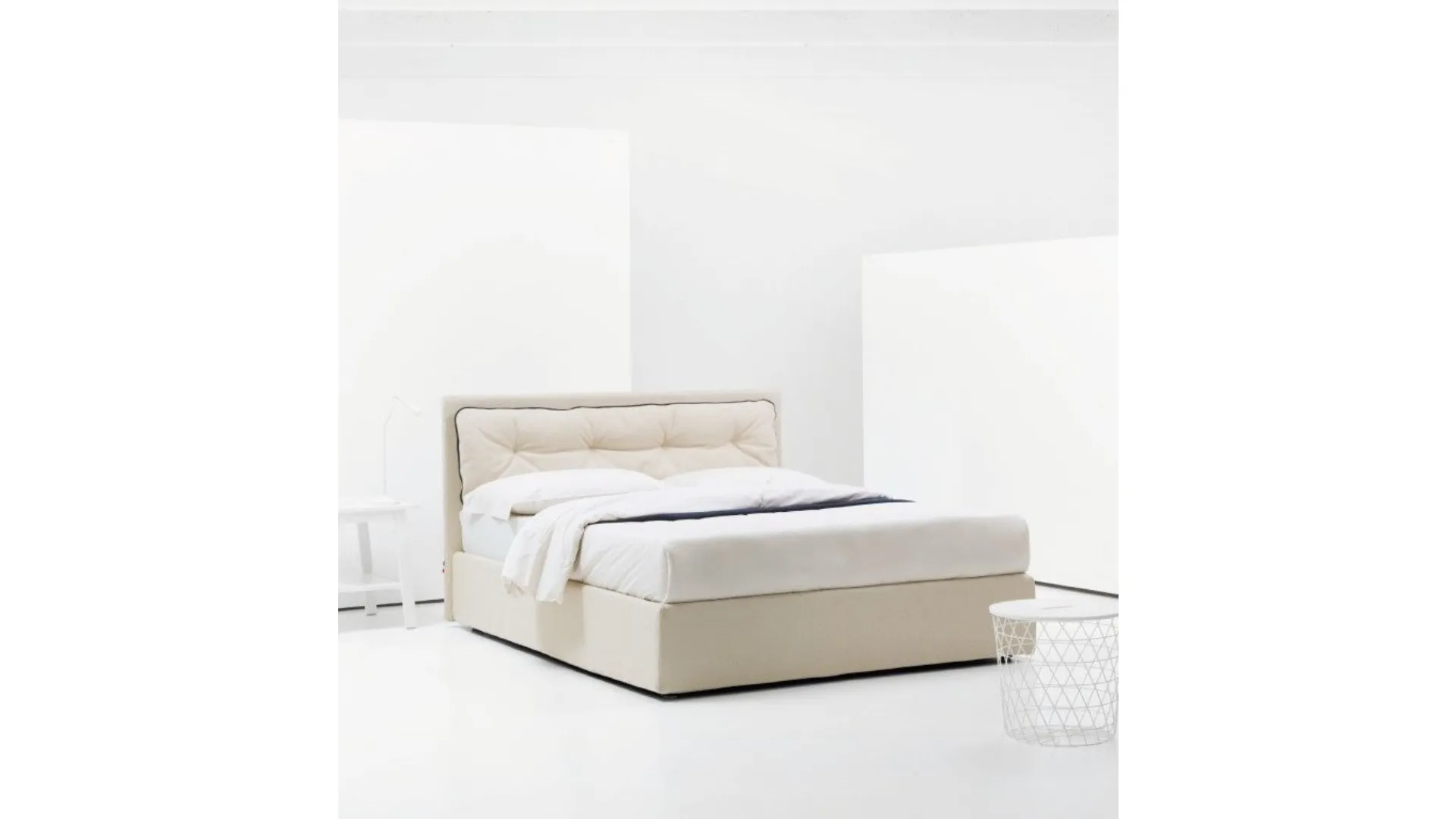 bed model VENERE