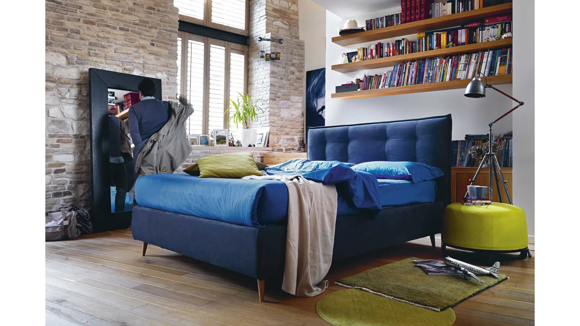 King size padded bed with storage or without