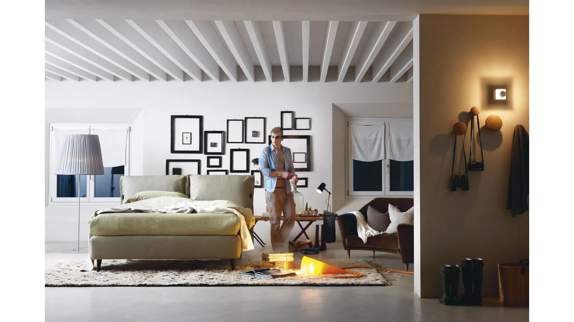 Bed noctis eden advance with soft headboard in Fiocchi or Alamari version.