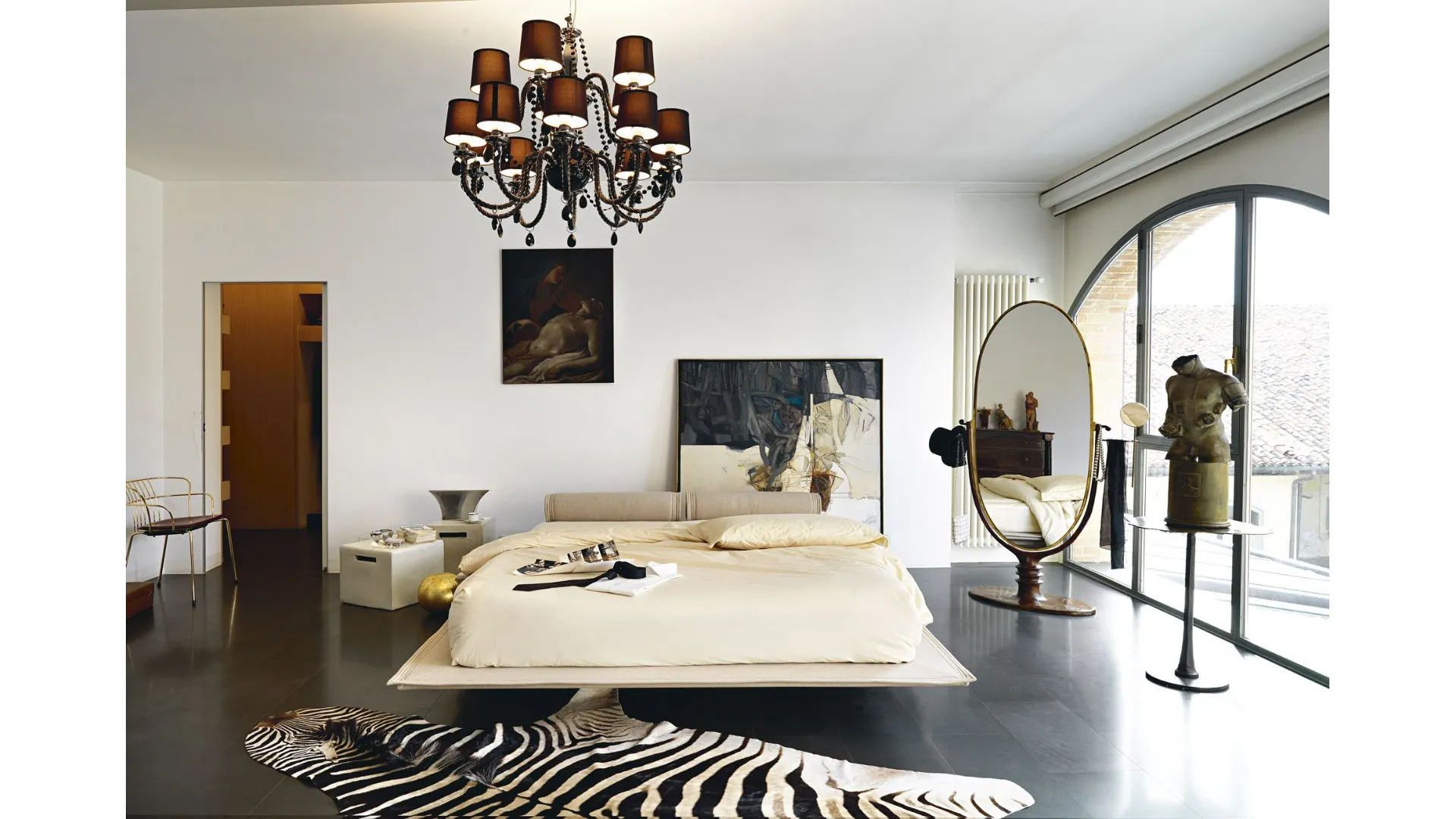 Double bed with flamingo design, invisible legs for a floating effect.