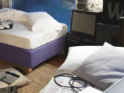 Bed noctis double bed with a small capacity container.