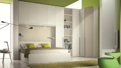 Angular bridge wardrobe room