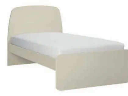 Queen size bed with a shaped headboard and inclined feet made with quality materials 200x90.