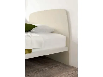 Queen bed with curved headboard and inclined feet made with high-quality materials 200x90.