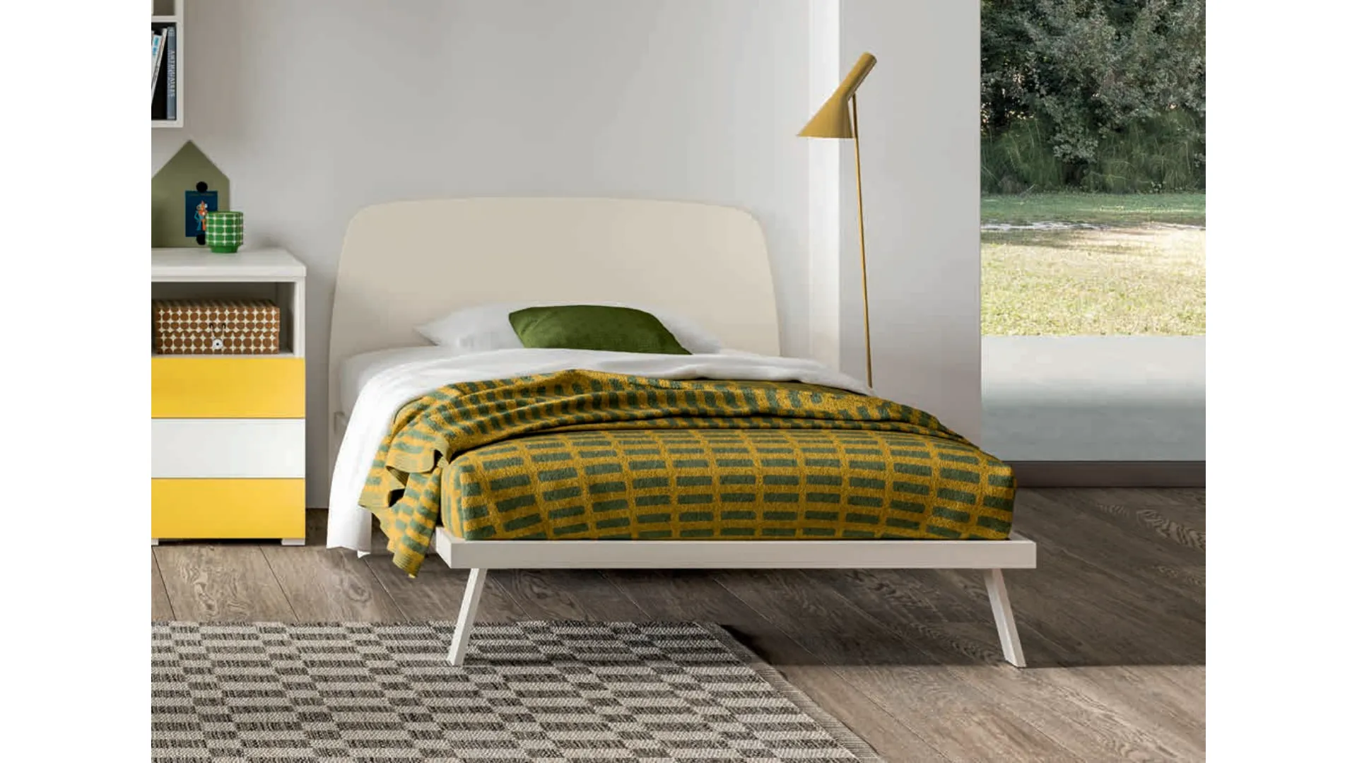 Queen size bed with curved headboard and slanted legs made with high-quality materials 200x90.