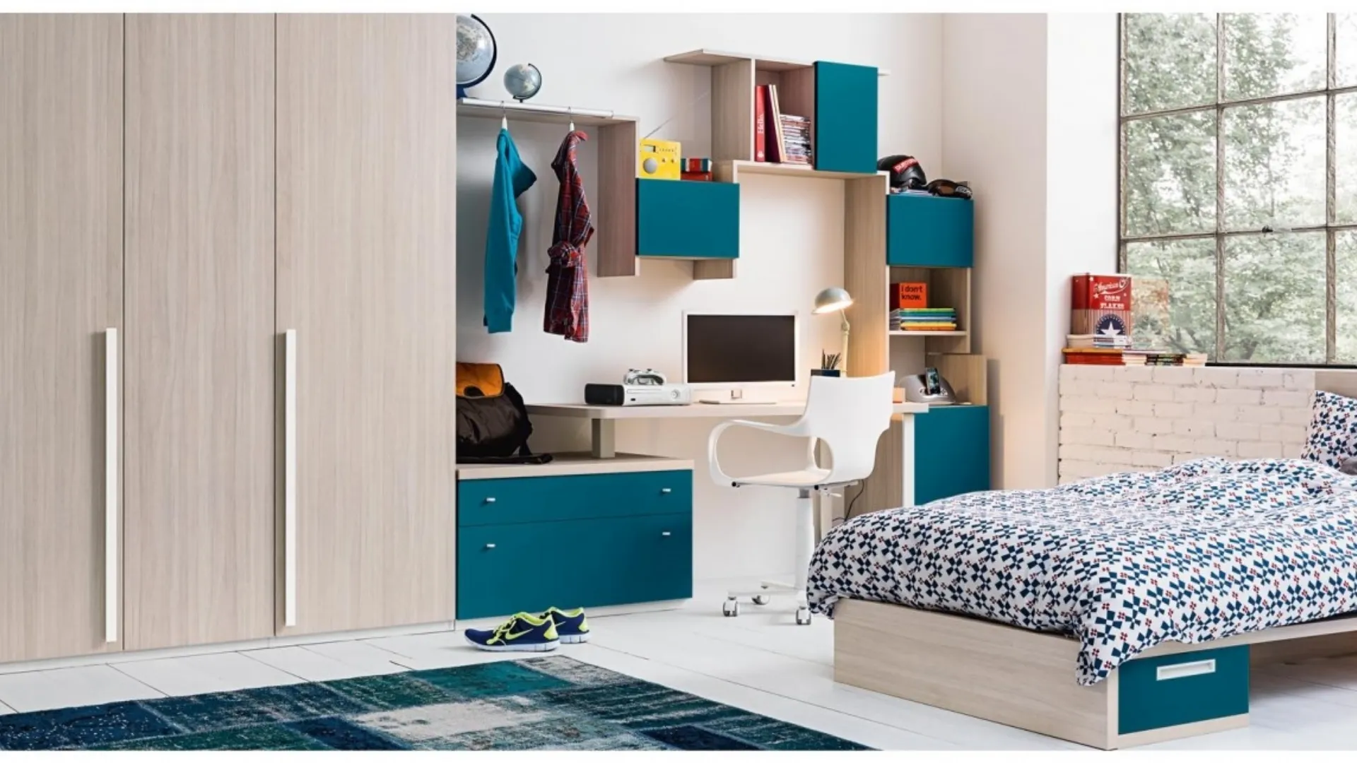 Bedroom in Wood and Lacquered with Writing Desk