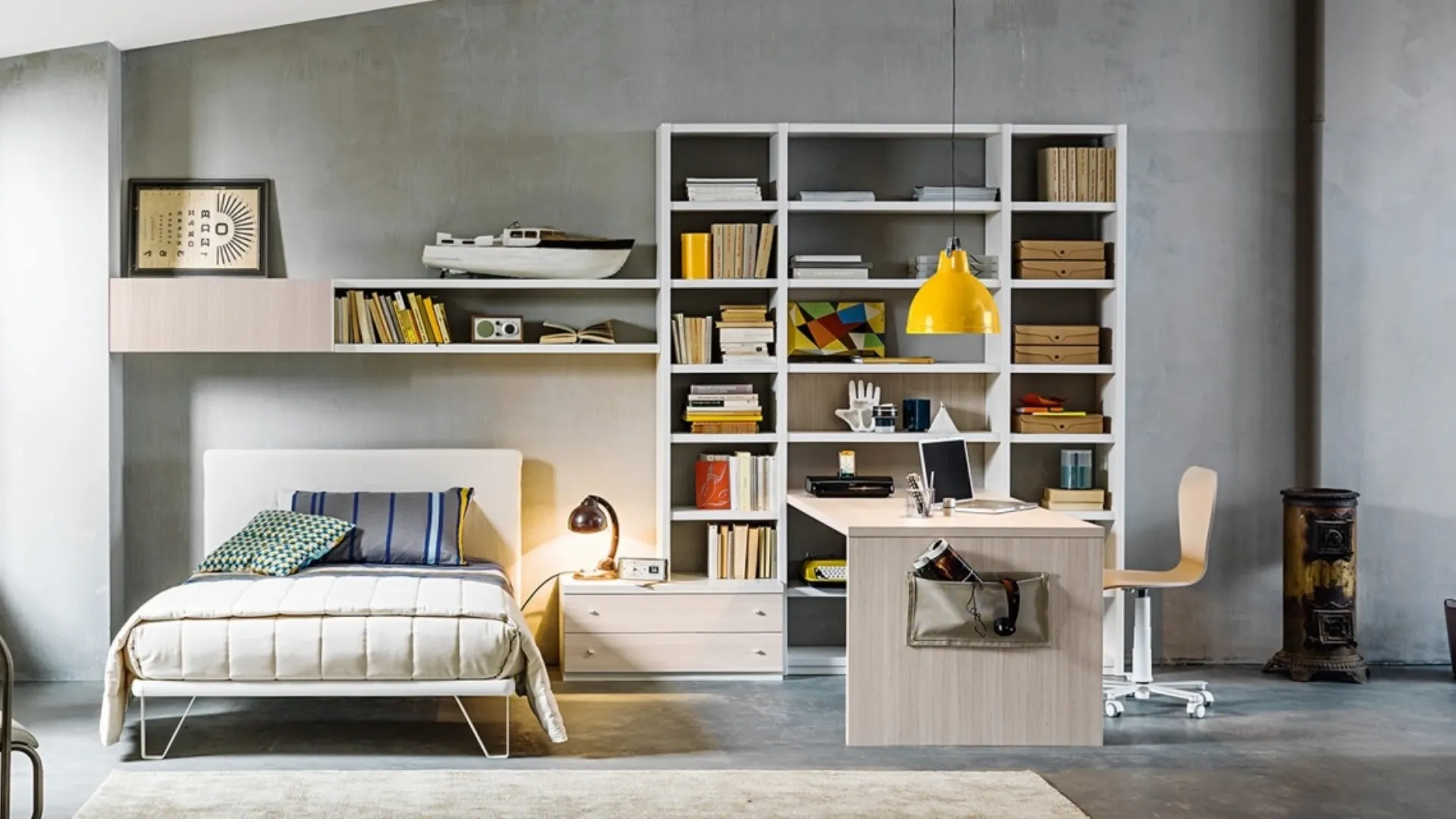 Bedroom with Bookcase in Wood and Matt Lacquer