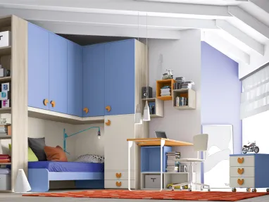 Space-saving bedroom for children