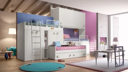 Bedroom with three beds