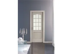 door with inglesina glass