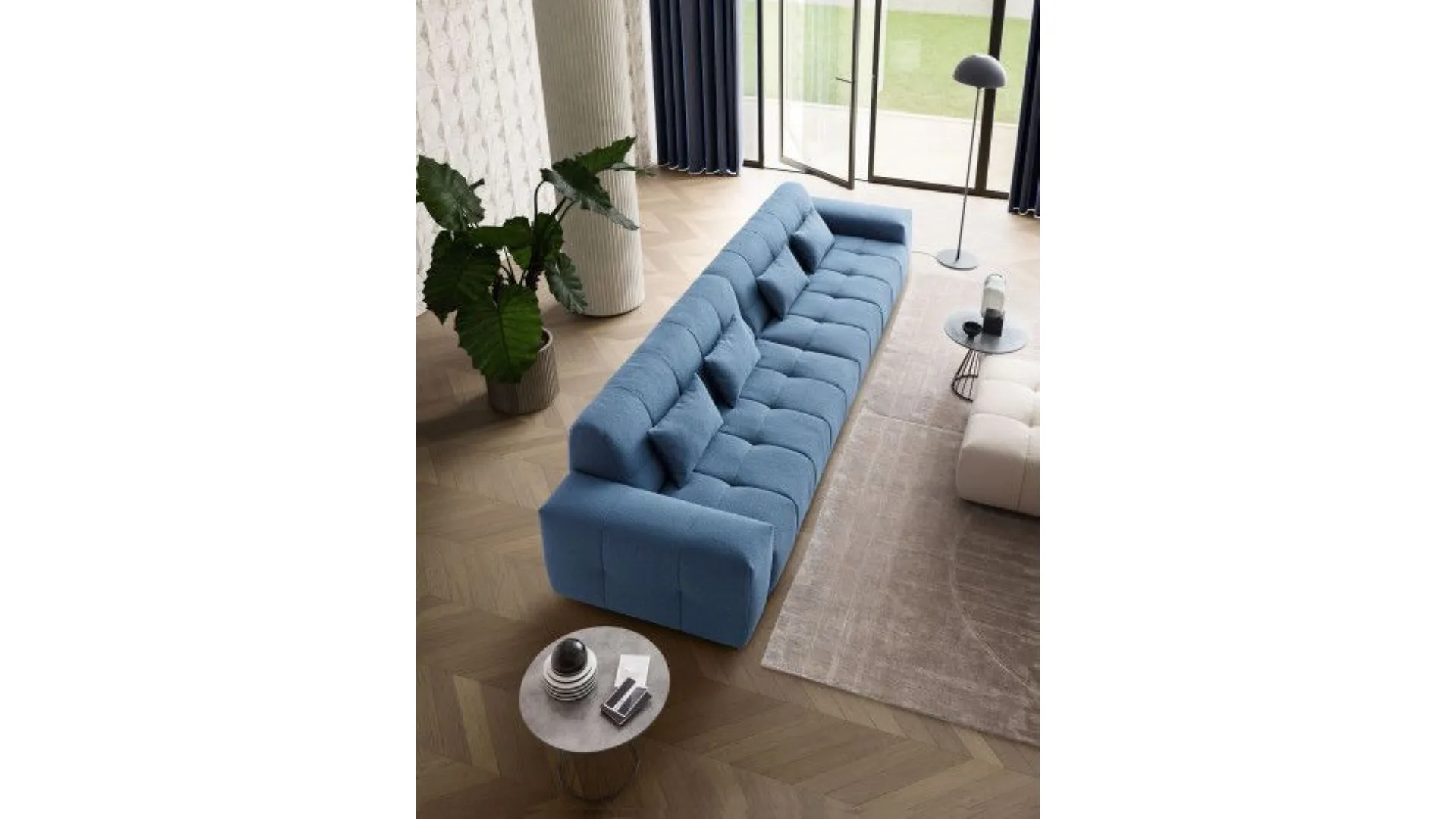 Sofa in modular fabric in various finishes, excellent quality materials.