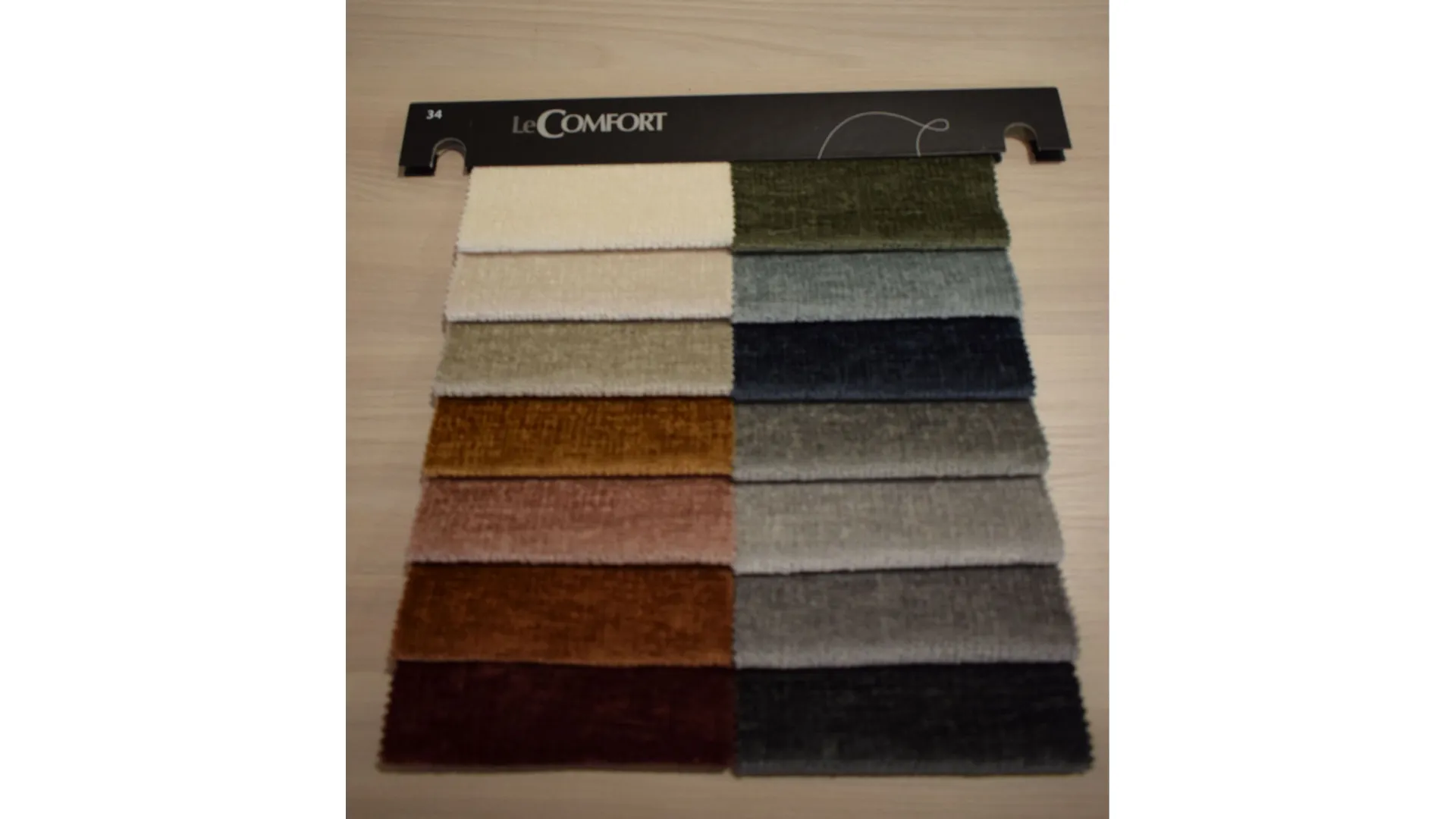 Fabric modular sofa in various finishes, excellent quality materials.