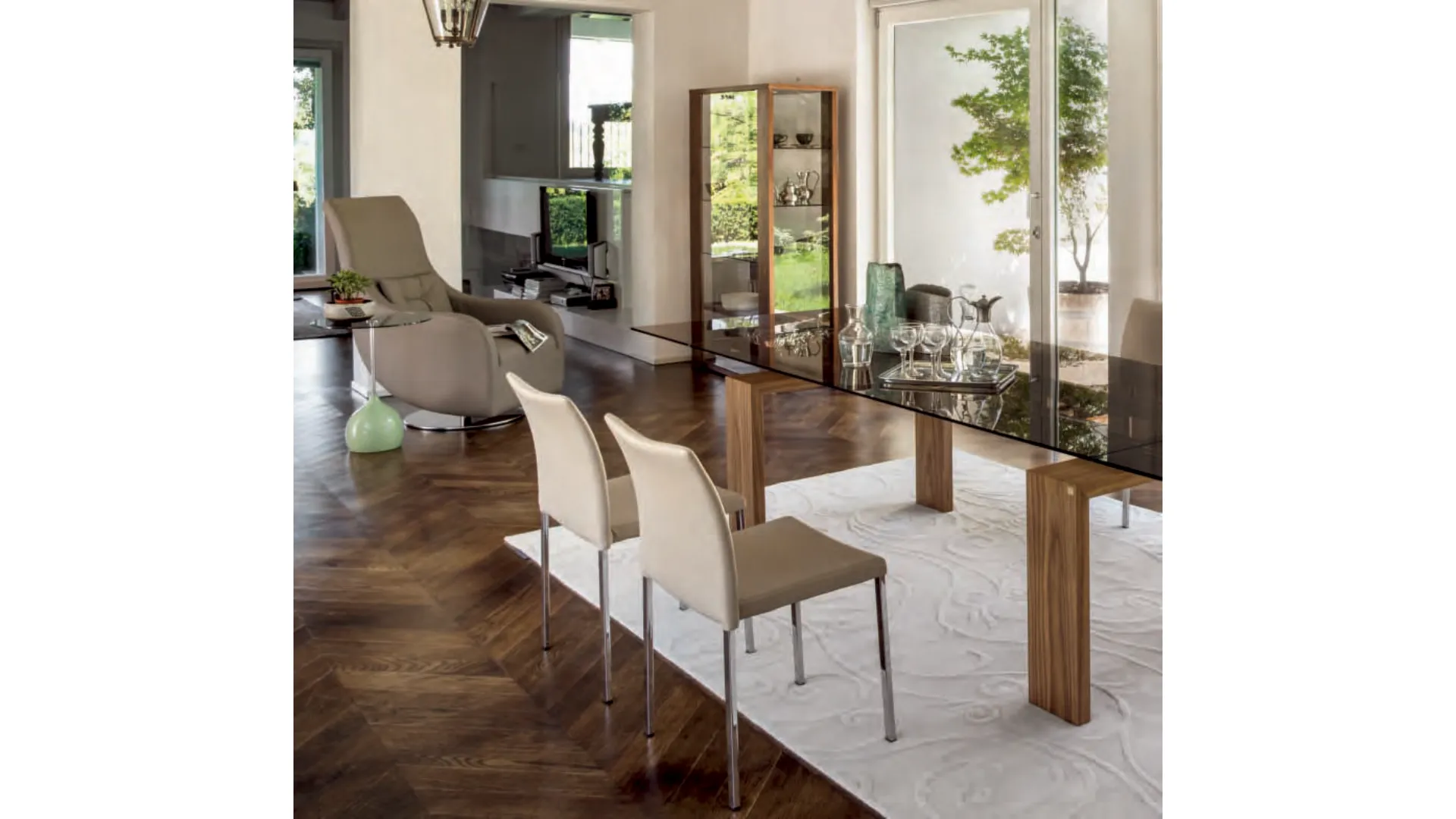 Contemporary extending table in wood and glass