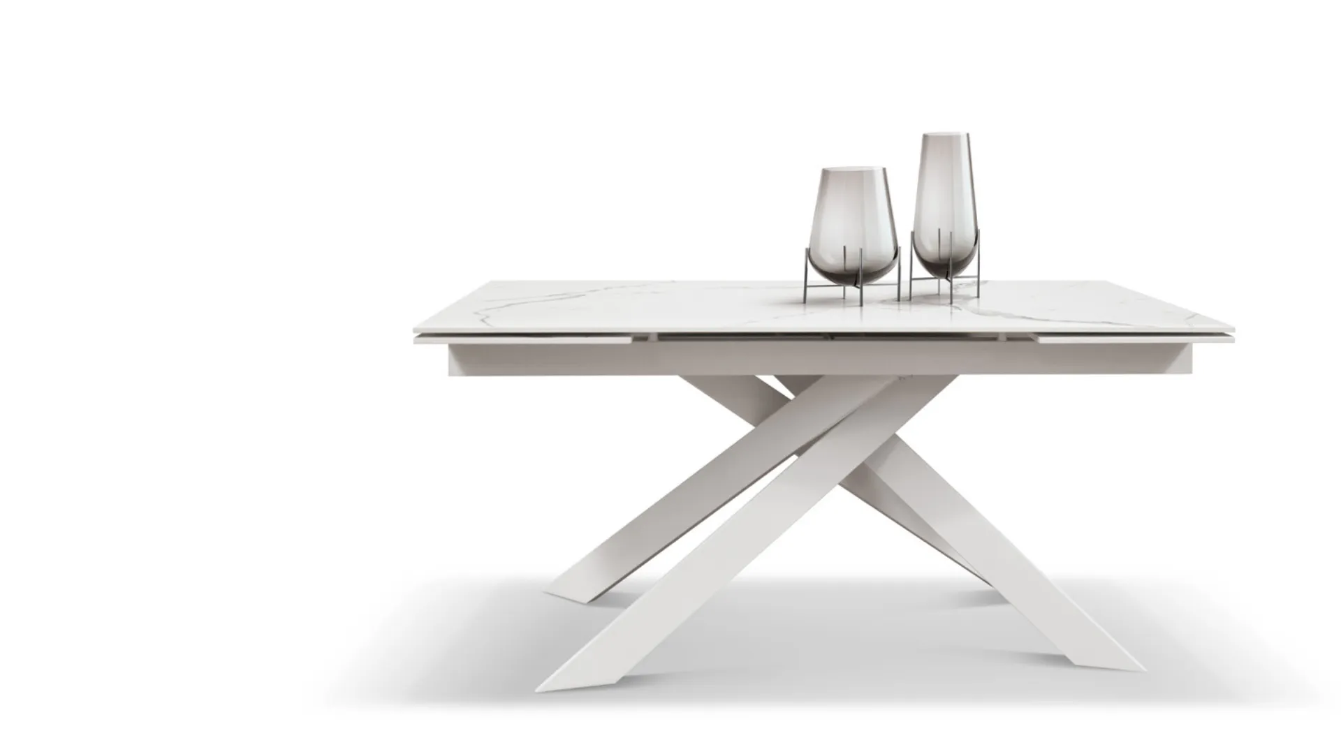 Extendable table with luxury flat finish top and metal base 160x90
