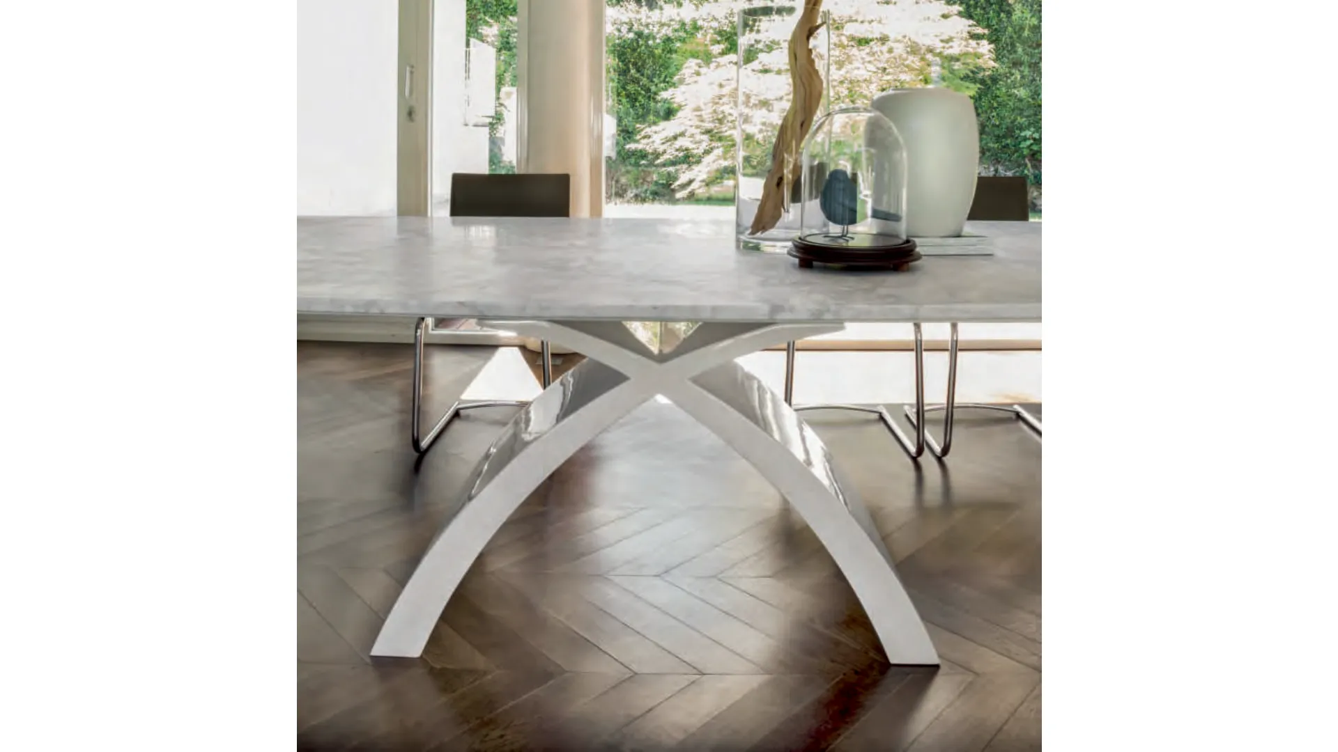 Table Tonin home floor in modern marble