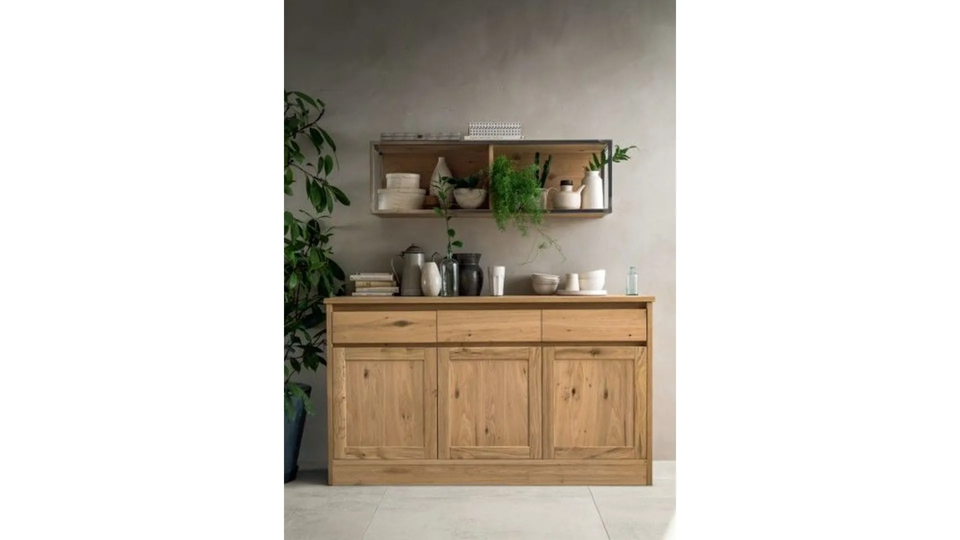 WOOD kitchen with framed oak door