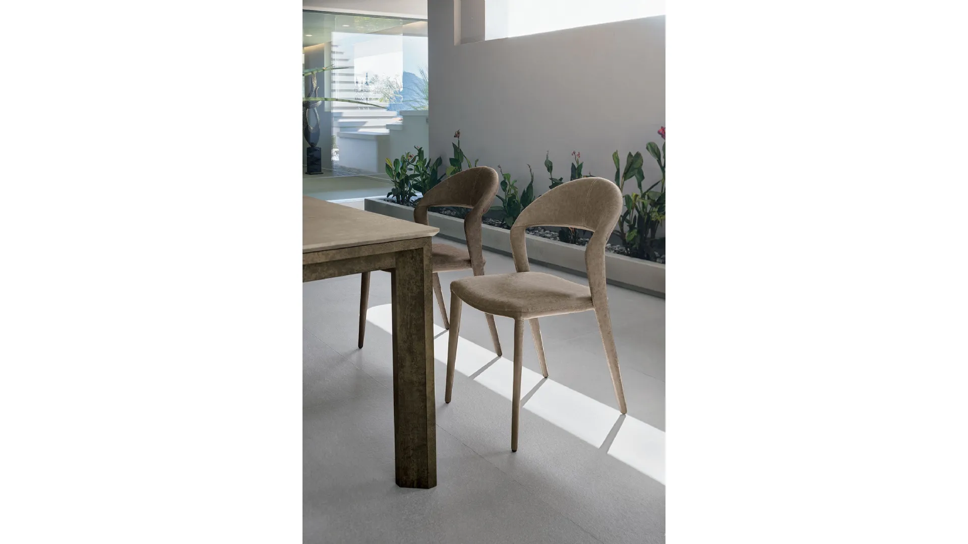 Modern chair with metal structure
