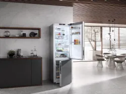 Miele KFN4898AD freestanding fridge-freezer