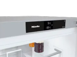 Miele KFN4898AD freestanding fridge-freezer
