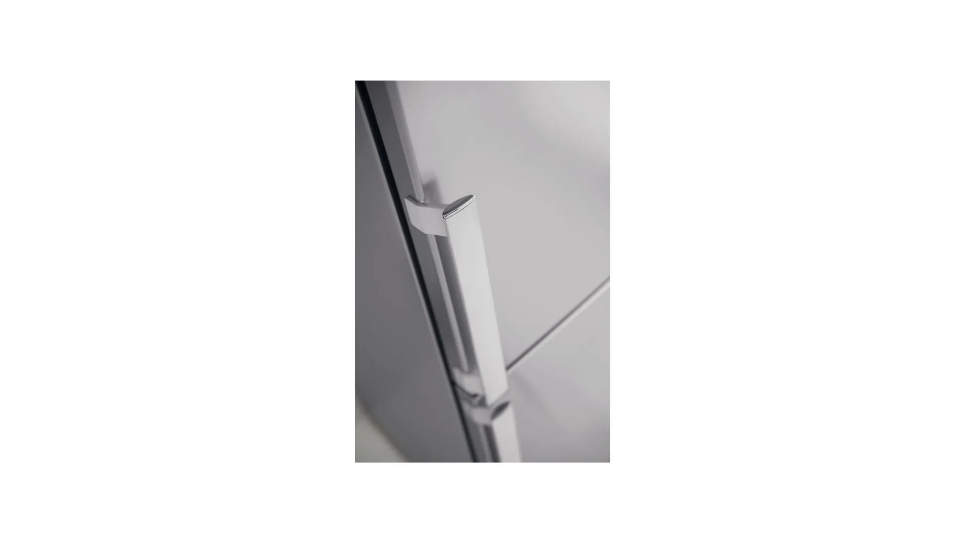 Whirlpool combined refrigerator.
