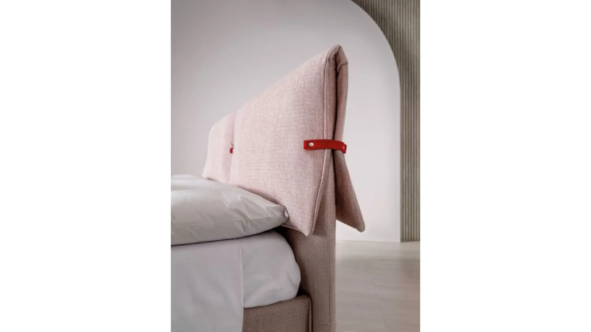 Primrose: bed with double cushions and interchangeable band