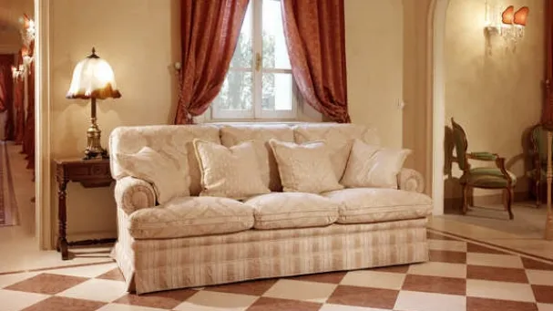 Classic sofa finished by hand
