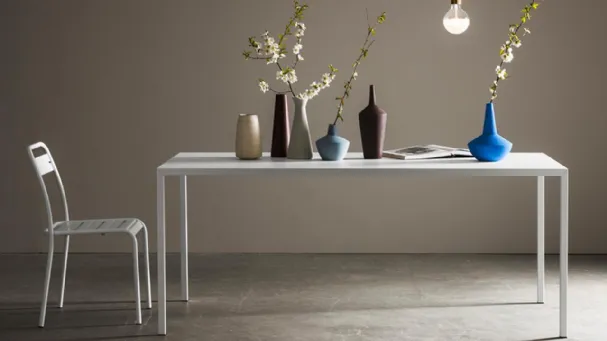 Basic modern table from the Arredo3 cucine collection