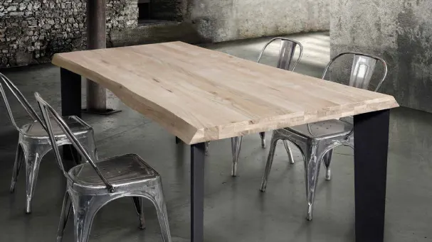 Nono wooden table with anthracite-colored metal legs